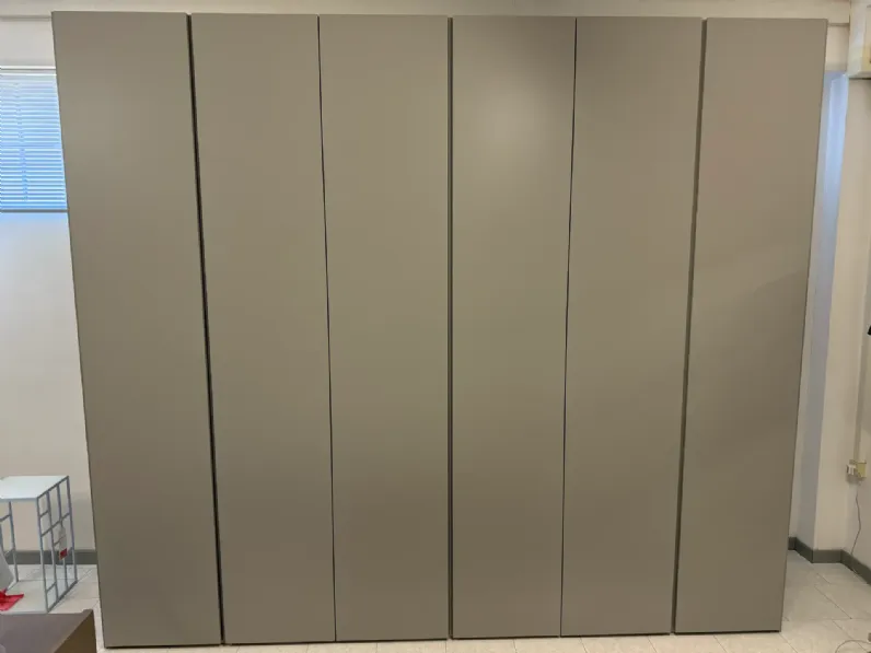Armadio scontato 30% modello Flat di Caccaro