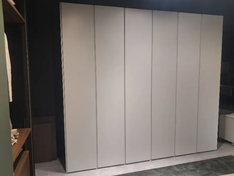 Armadio con ante battenti modello New lory scontato del 50%