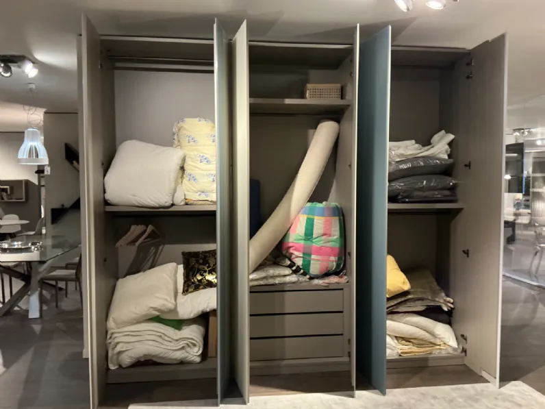 Armadio design Now  di Lago a PREZZO OUTLET -49%