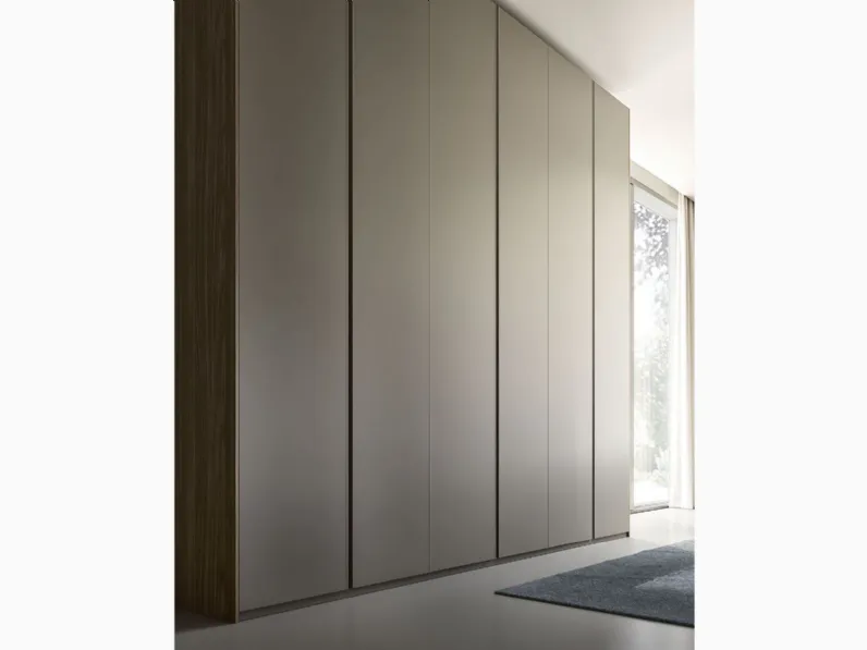 Armadio con ante battenti a prezzo scontato modello Armadio a 6 ante laccato opaco grey con gola,in promo-sconto del 50% di S75 