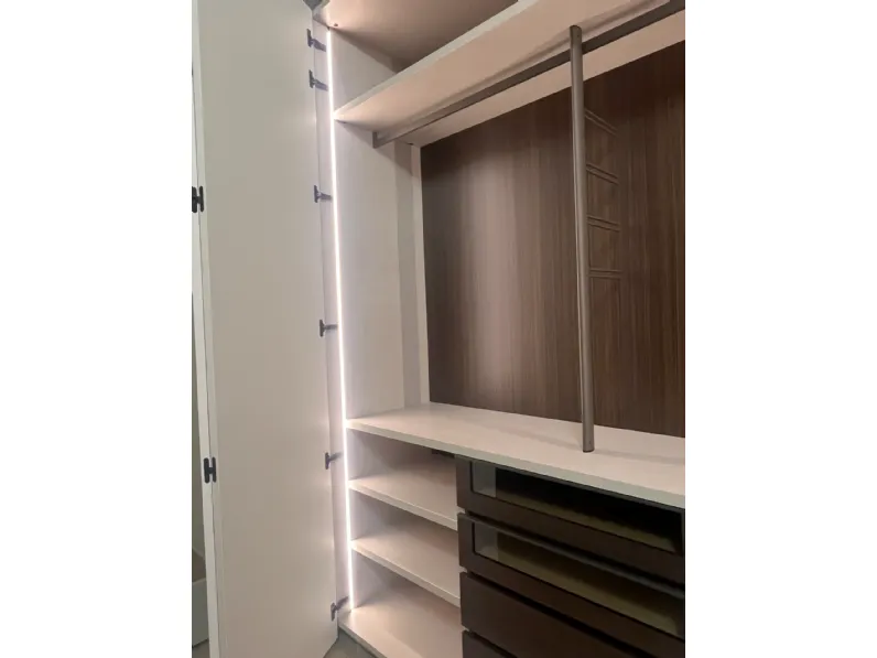 Armadio Tecnopolis realizzato in laminato opaco di Presotto scontato -31%