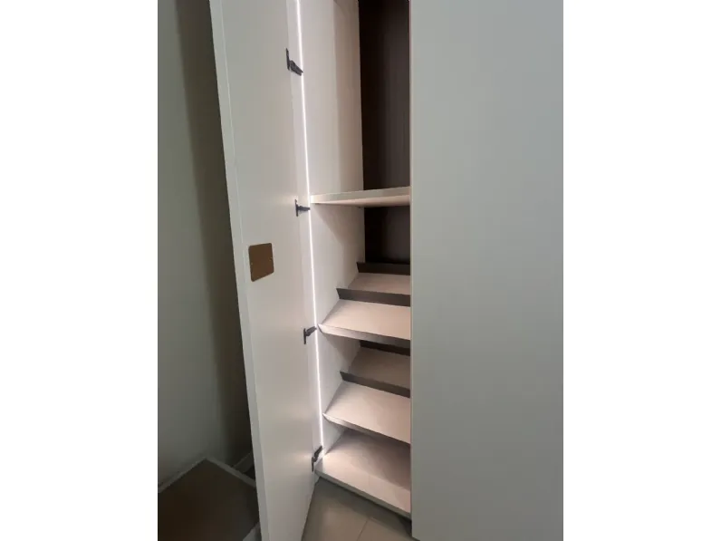 Armadio Tecnopolis realizzato in laminato opaco di Presotto scontato -31%