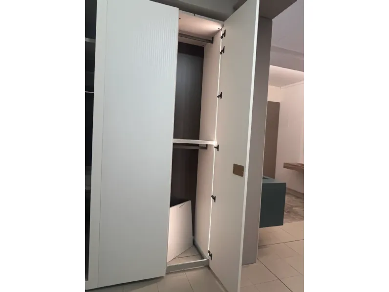 Armadio Tecnopolis realizzato in laminato opaco di Presotto scontato -31%