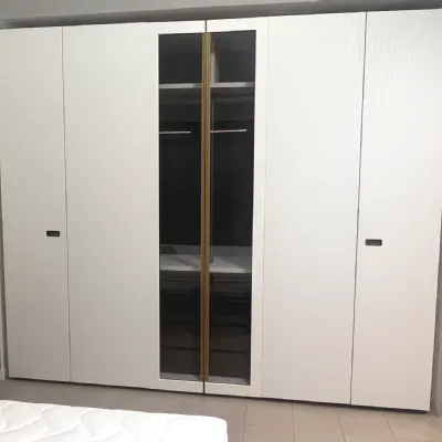 Armadio Tecnopolis realizzato in laminato opaco di Presotto scontato -31%