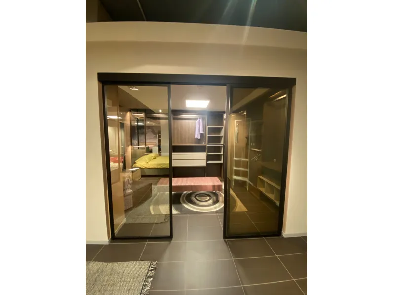 Armadio con ante scorrevolimodernoBen flat Novamobili a prezzo ribassato