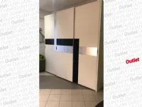 Armadio di Pescarollo modello Totem in laccato opaco con sconto -51%