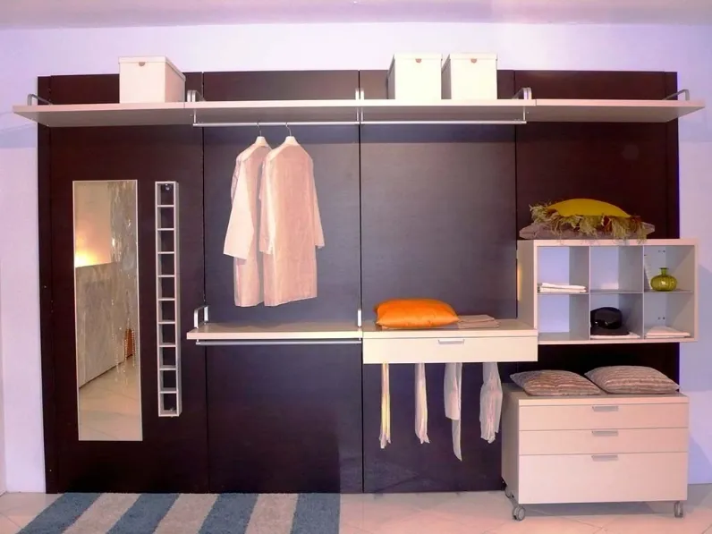 Armadio con cabina armadio Cabina armadio a prezzo ribassato 50%
