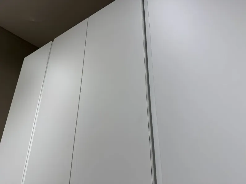 Armadio moderno Cv 346 armadio gola di Battistella a PREZZO OUTLET -39%