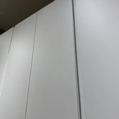 Armadio moderno Cv 346 armadio gola di Battistella a PREZZO OUTLET -39%