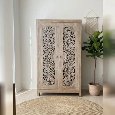 Armadio scontato 31% modello Armadio intagliato teak decapato di Outlet etnico