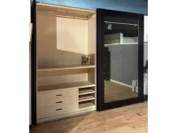 Armadio con ante scorrevolimodernoDiscovery Doimo design a prezzo ribassato
