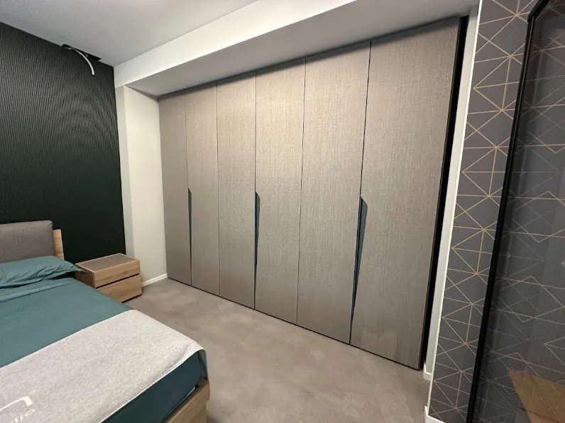 Armadio moderno Drop di Tomasella a PREZZO OUTLET -40%