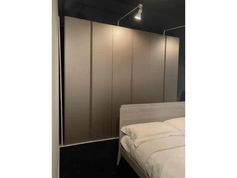 Armadio Gola realizzato in laminato materico di Orme scontato -30%