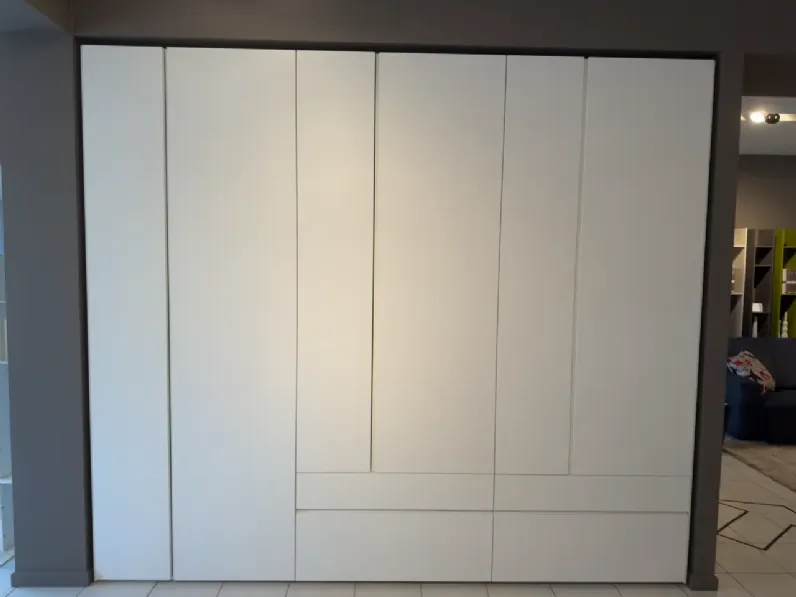 Armadio di Caccaro modello Graphic in laccato opaco con sconto -30%