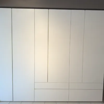 Armadio Graphic realizzato in laccato opaco di Caccaro scontato -30%