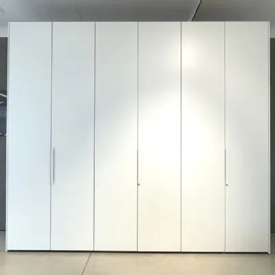 Armadio in laccato opaco Gliss master a marchio Molteni & c scontato -30%
