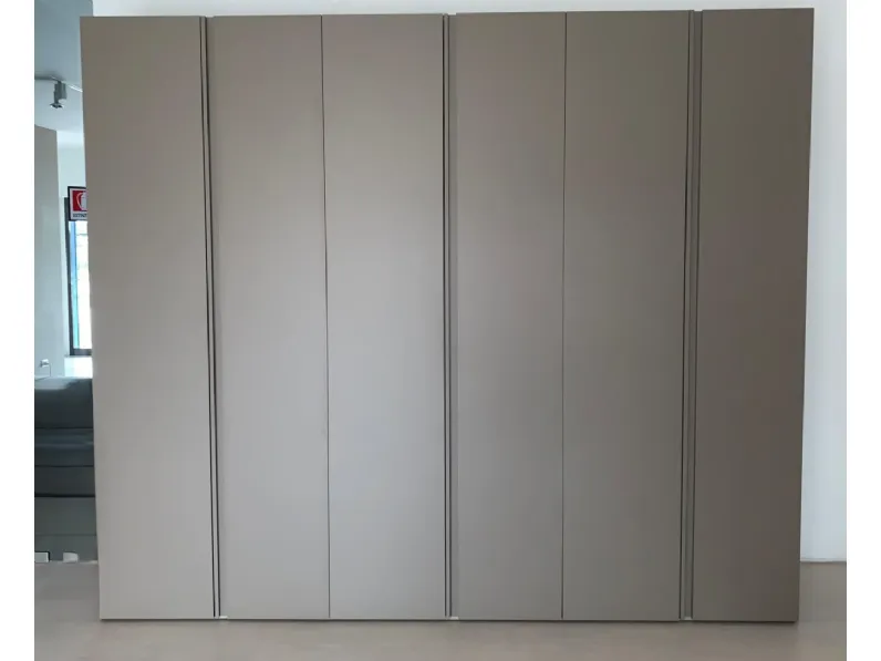 Armadio in laminato opaco Golf tre moduli a marchio Colombini casa scontato 