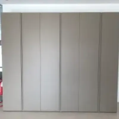 Armadio ante battenti in laminato opaco modello Golf tre moduli di Colombini casa 