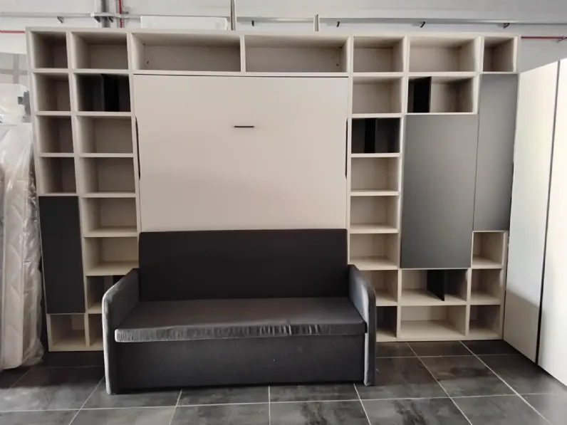 Armadio ante battenti in laminato opaco Petto a scomparsa di Siloma