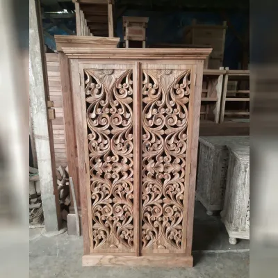 Armadio in legno Armadio dispensa intagliato teak riciclato a marchio Outlet etnico scontato 