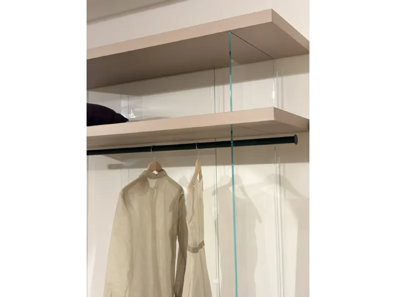 Armadio con cabina armadio a prezzo scontato modello Air walk in closet di Lago 