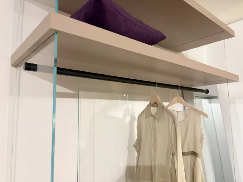 Armadio con cabina armadio a prezzo scontato modello Air walk in closet di Lago 