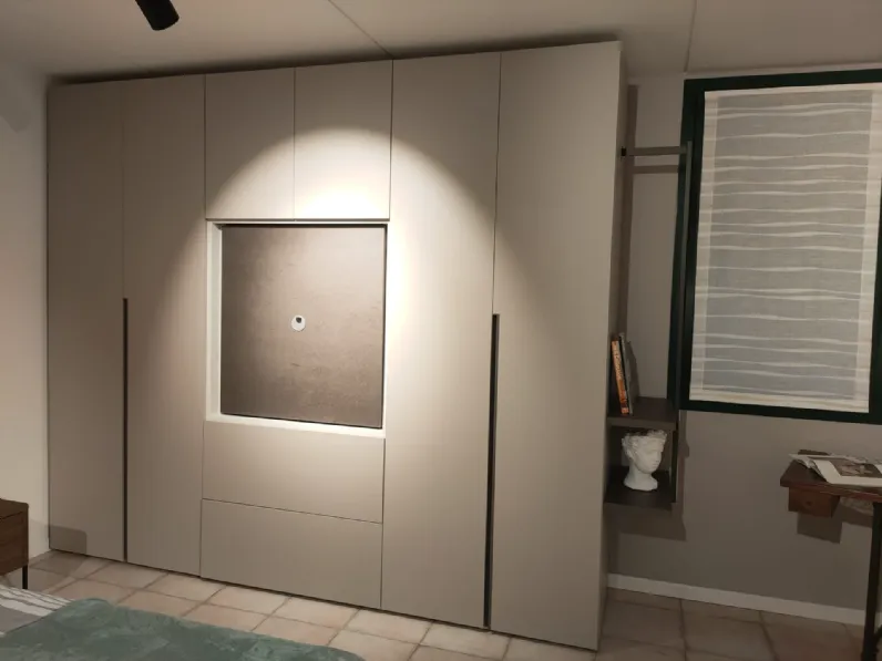 Armadio Mistral realizzato in laminato materico di Homes scontato -50%