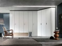 Armadio ante battenti in laccato lucido Armadio mod.uno di giessegi con cabina-spogliatoio lacc.lucido bianco in promo-sconto 30% di Giessegi