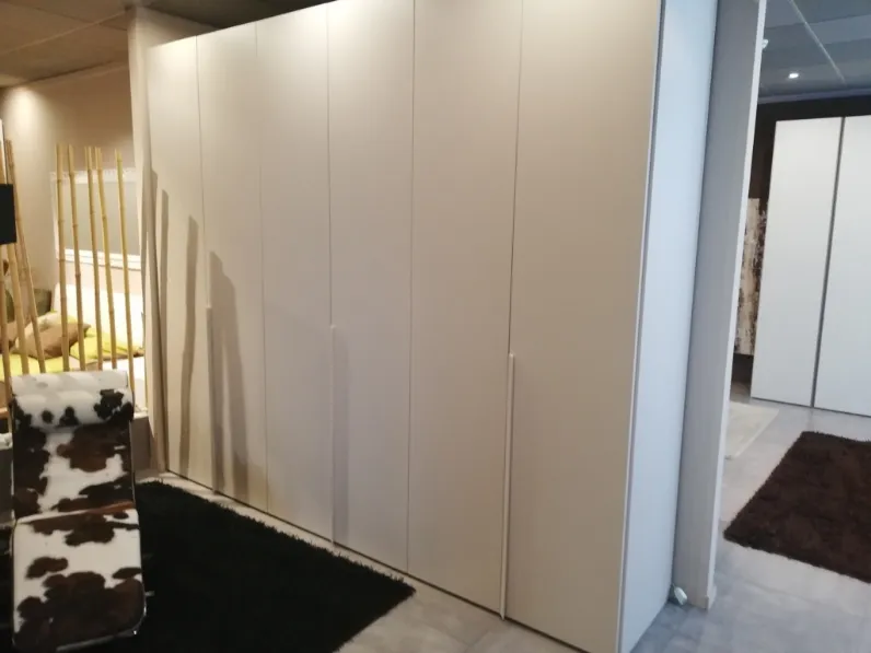 Armadio moderno Battistella con uno sconto del 45%