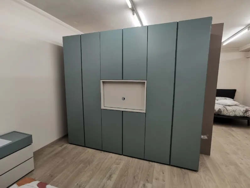 Armadio Brio con porta tv Tagliabue mobili a sei ante a prezzo Outlet