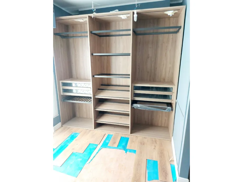 Armadio Cabina armadio outlet realizzato in legno di Colombini casa scontato -71%