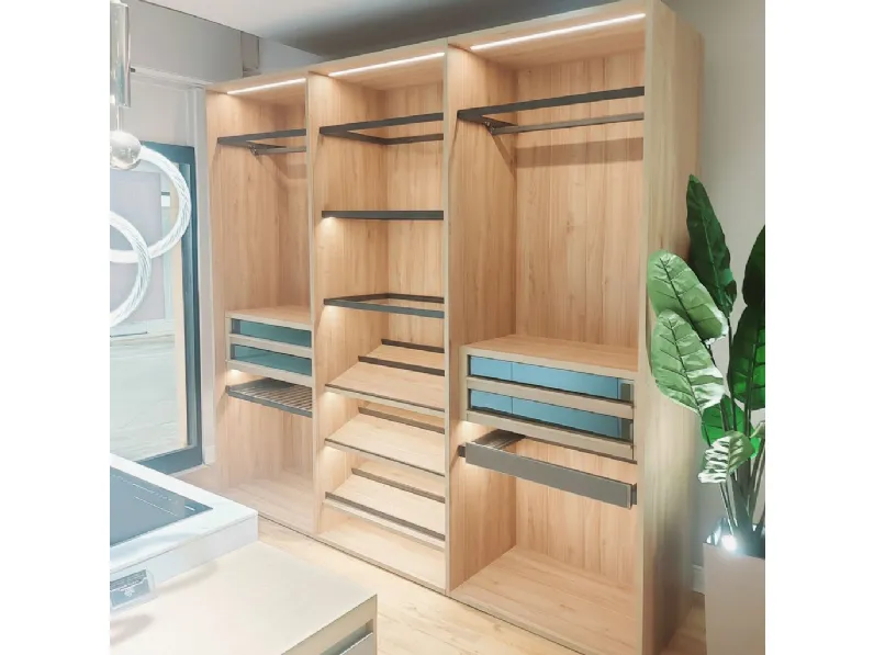 Armadio Cabina armadio outlet realizzato in legno di Colombini casa scontato -71%
