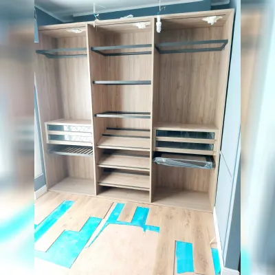 Armadio Cabina armadio outlet realizzato in legno di Colombini casa scontato -71%