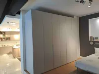Armadio Camerino realizzato in laminato materico di Caccaro scontato -40%