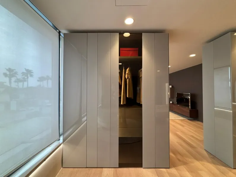 Armadio moderno con Sei ante modello Now bifacciale di Lago 