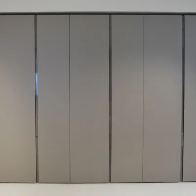 Armadio moderno Cut di Lago a PREZZO OUTLET -50%