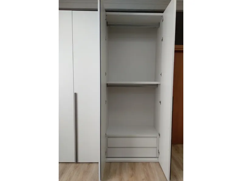 Armadio moderno Liscia laccato opaco Sangiacomo con uno sconto imperdibile