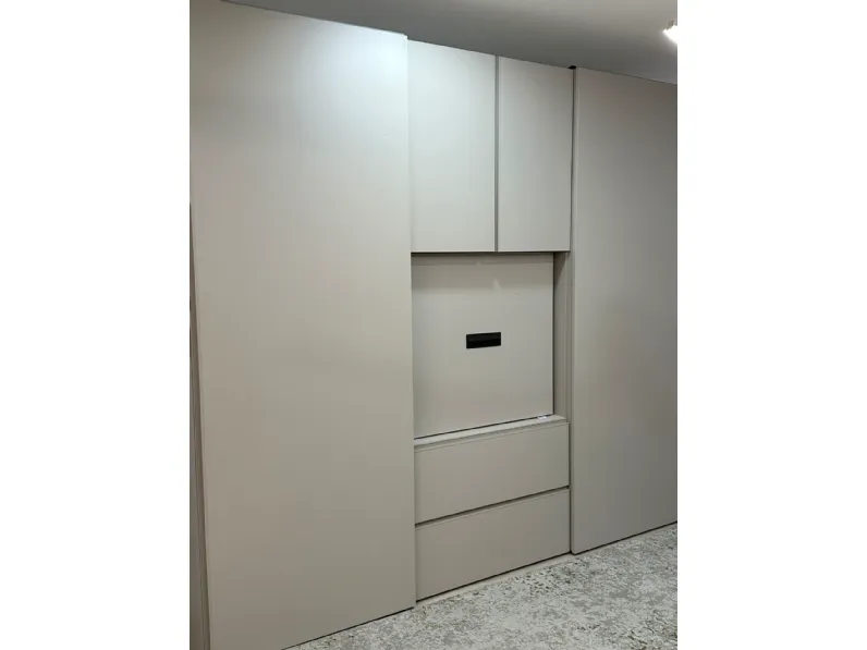 Armadio Visual vertigo realizzato in laminato opaco di Orme scontato -52%