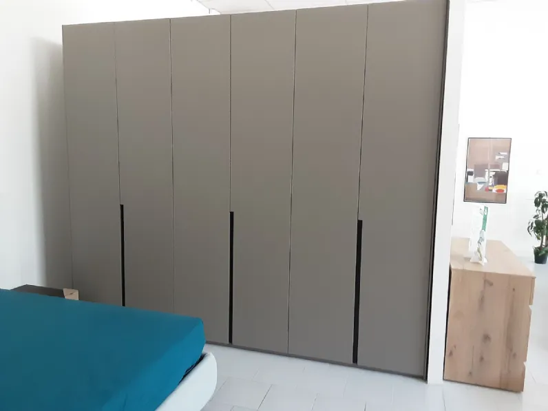 Armadio di Lema modello Next in laccato opaco con sconto -32%