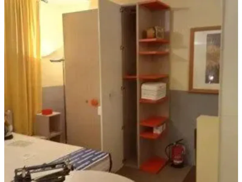 Armadio di Battistella modello Nidi in laminato materico con sconto -51%