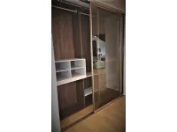 Armadio Cabina armadio con ante scorrevoli vetro brunito con attrezzatura interna legno e bianco  di Novamobili A PREZZO SCONTATO 60%