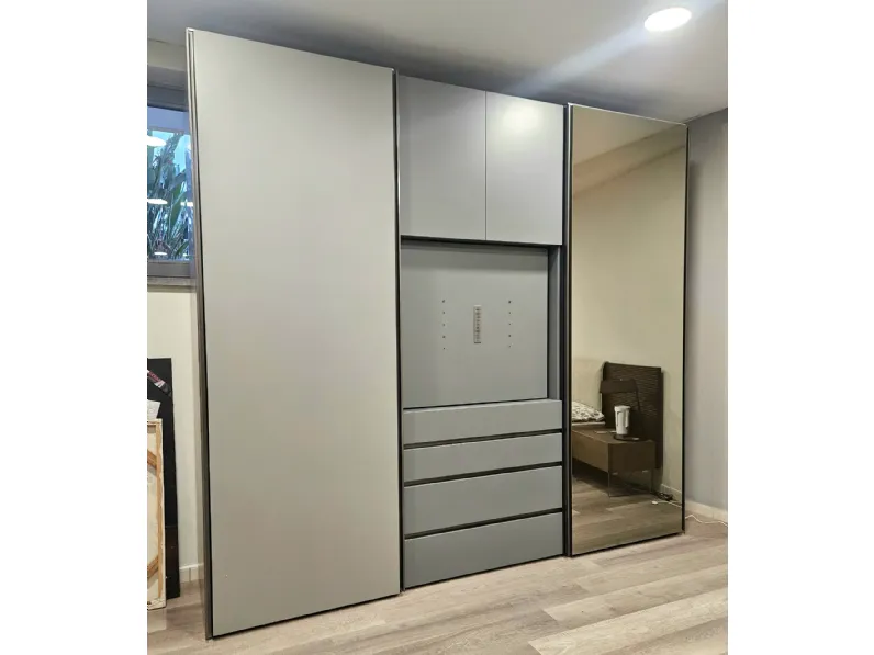 Armadio di Sangiacomo modello Odeon in laccato opaco con sconto -22%