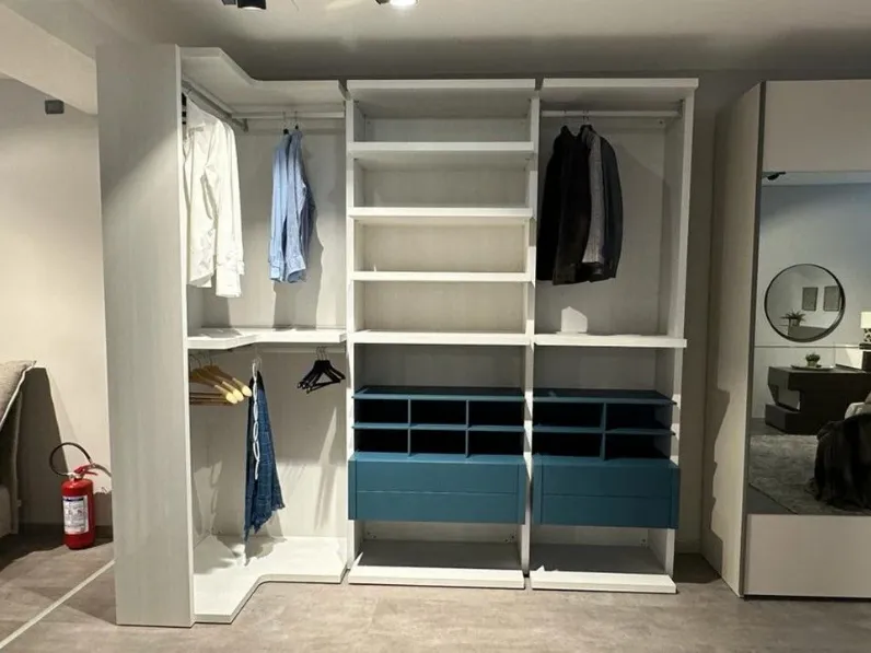 Armadio di Moretti compact camerette modello Omnia in laminato materico con sconto -75%