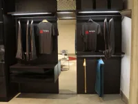 Scopri l'armadio design Pianca con -30% di sconto! Cabina armadio con sipario.