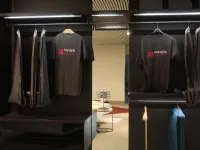 Scopri l'armadio design Pianca con -30% di sconto! Cabina armadio con sipario.