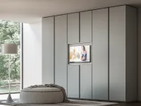Armadio con ante battenti a prezzo scontato modello Presa tv di Tagliabue mobili 