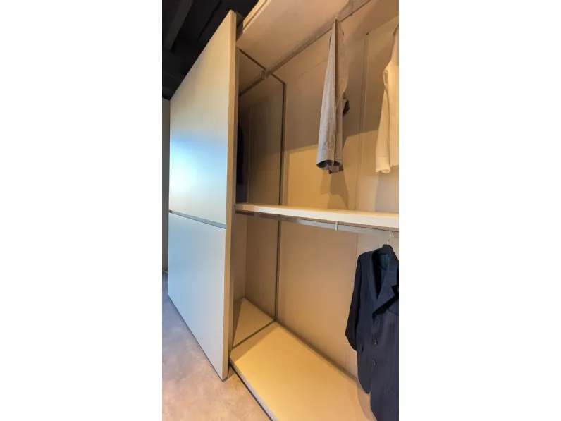 Armadio Sangiacomo in OFFERTA OUTLET: design moderno, pratico e funzionale. Ideale per ogni ambiente!