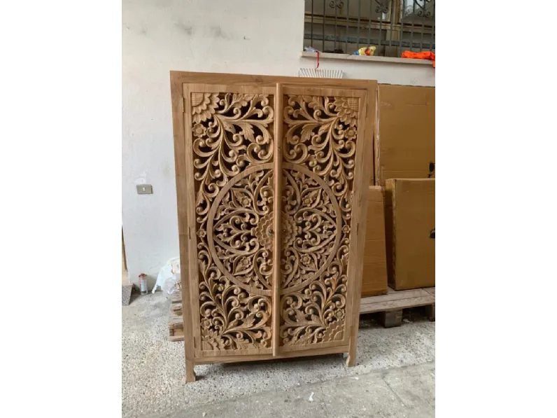 Armadio con ante battenti a prezzo scontato modello Armadio dispensa intagliato teak di Outlet etnico 
