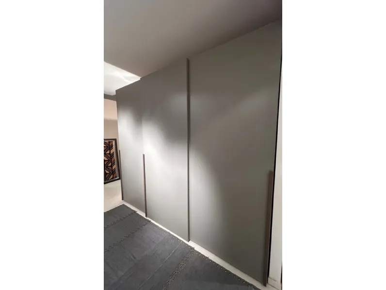 Armadio ante scorrevoli in laccato opaco Wood di Sangiacomo