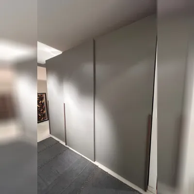 Armadio ante scorrevoli in laccato opaco Wood di Sangiacomo